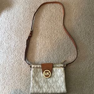 Michael Kors Crossbody purse